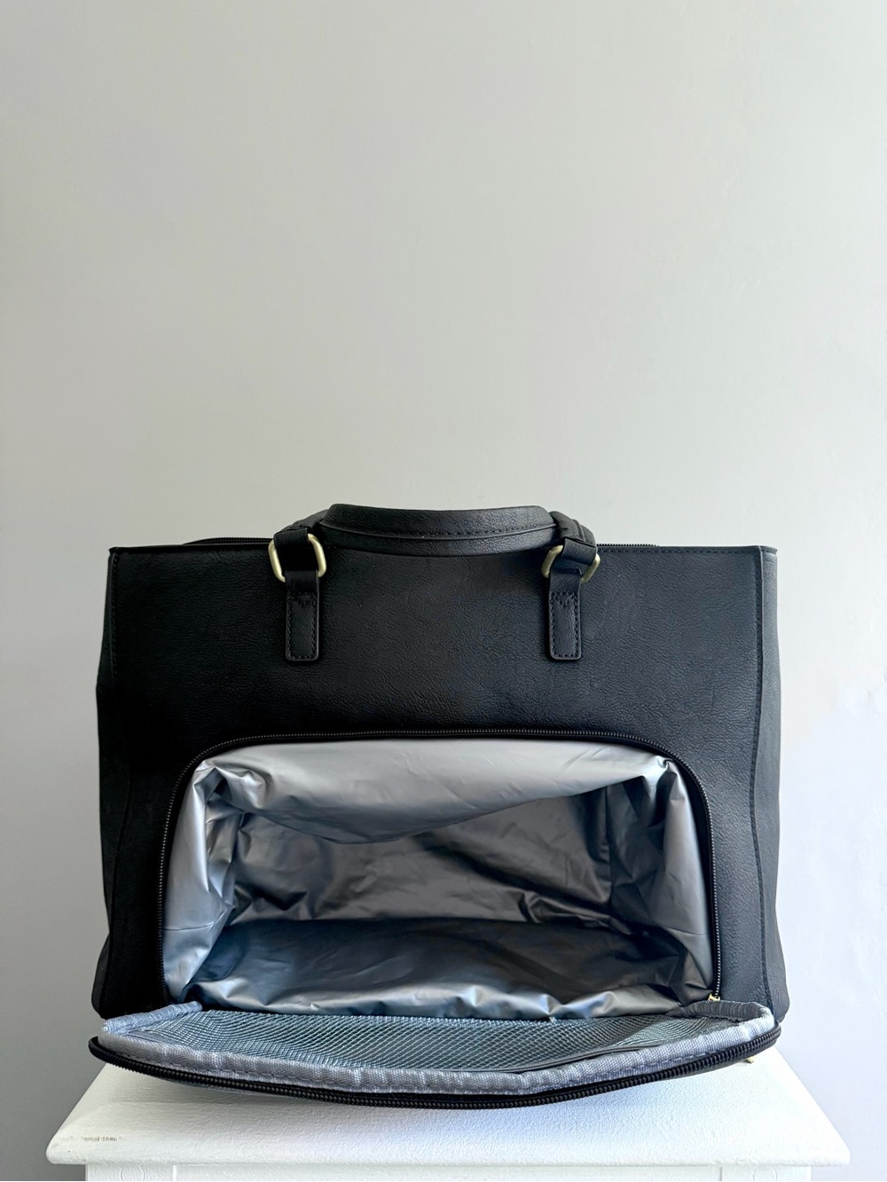 Faux Leather Tote Lunchbox - Picture 3 of 4
